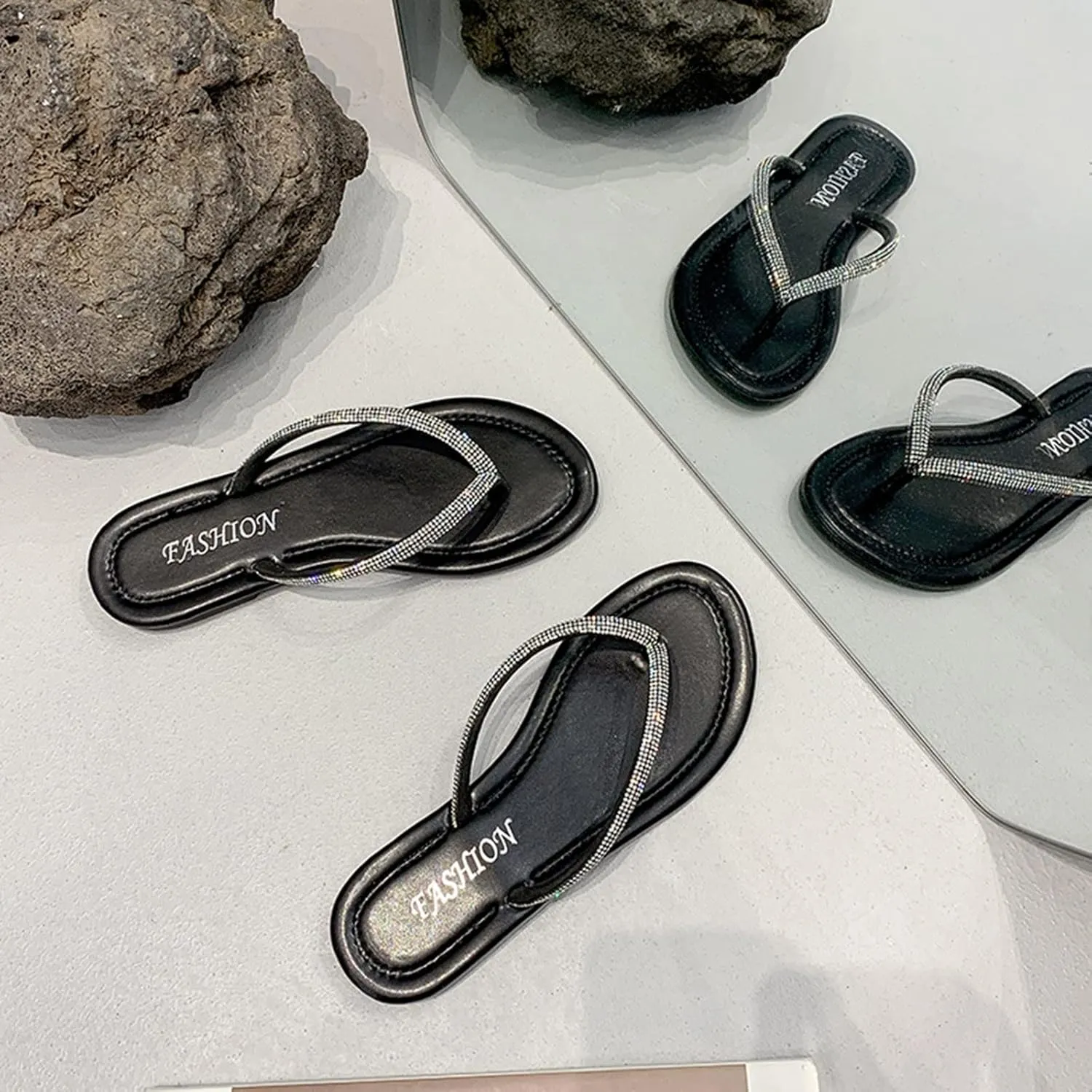 2025 Flip Flops Thong Sandals Women's Rhinestone Slippers Stylish Beach Resort Flat Sandal Slides Fashion Footwear