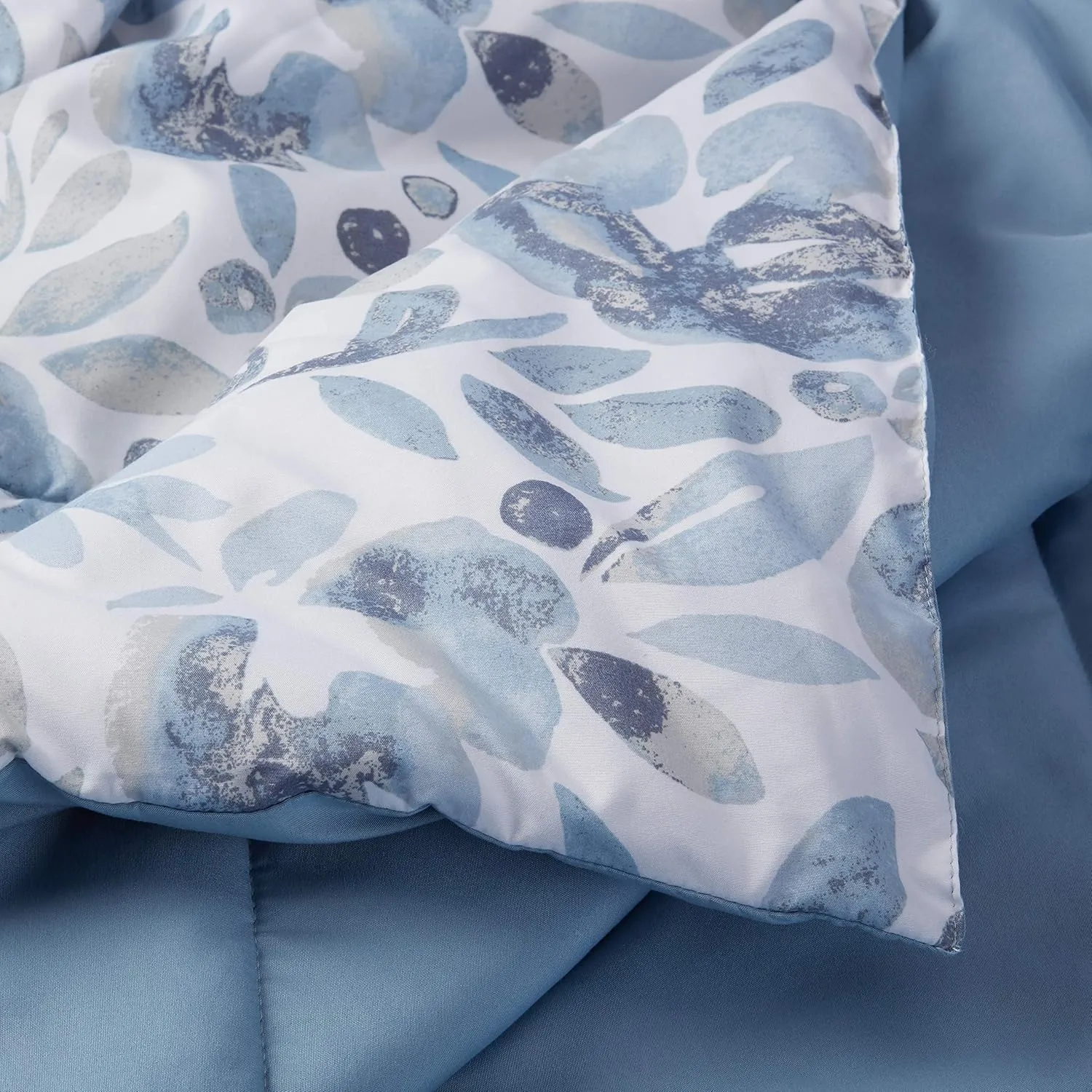 Amazon Basics Queen Comforter Set, Soft Microfiber, Machine Washable, Blue Watercolor Floral, 10-Piece
