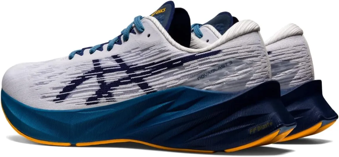 Asics Men's NOVABLAST 3 Running Shoes