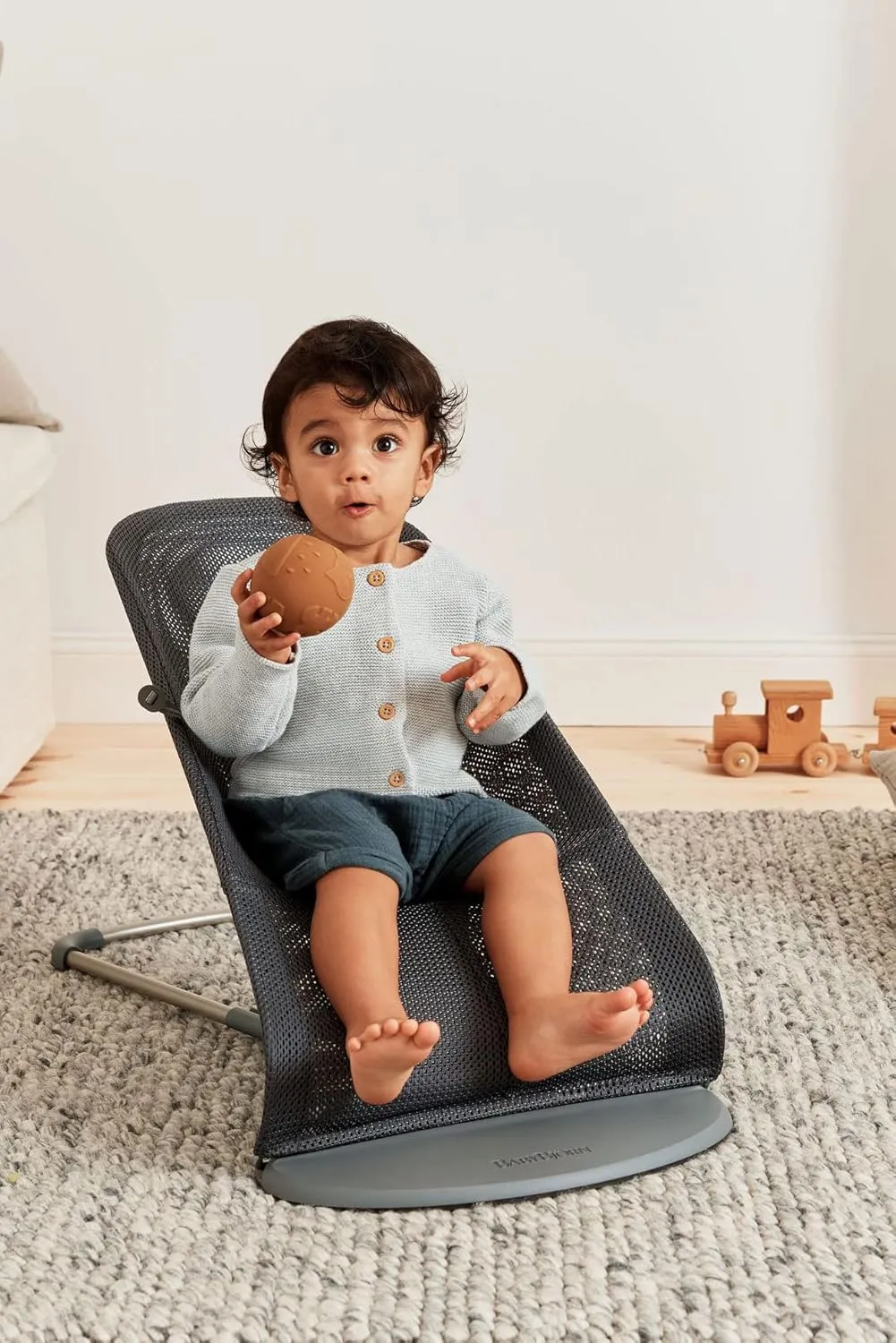 BabyBjörn Bouncer Bliss, Anthracite, Mesh | 2-in-1 Adjustable Baby Bouncer Seat and Toddler Chair, Newborn to Toddler (8-29 lbs), 4 positions, Lightweight & Portable