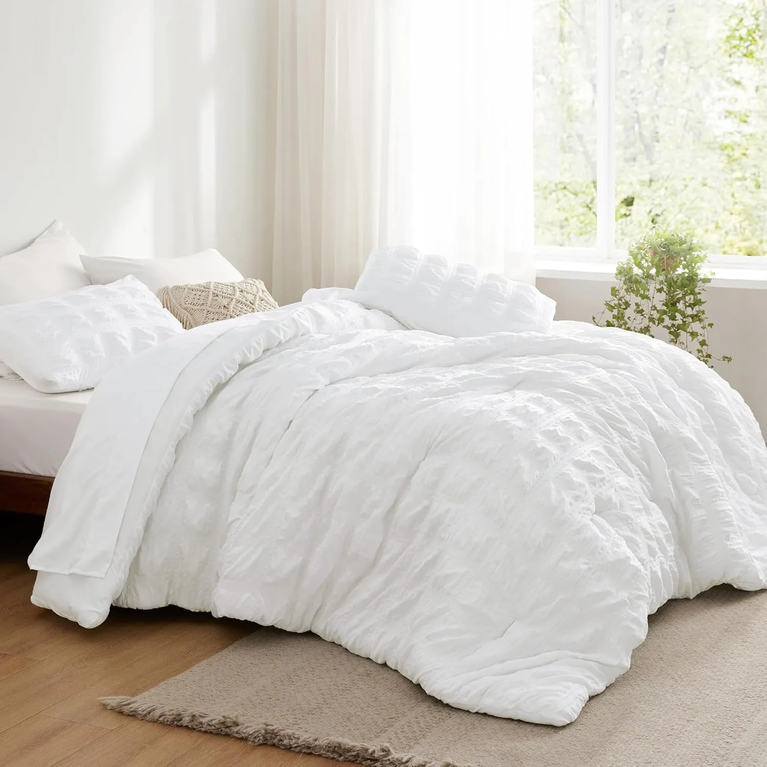 Bedsure Bed in a Bag King - 7 Pieces Plaid Seersucker Bedding Comforter Sets, Soft Lightweight White Boho Bed Set with Comforters King Size, Sheets, Pillowcases & Shams