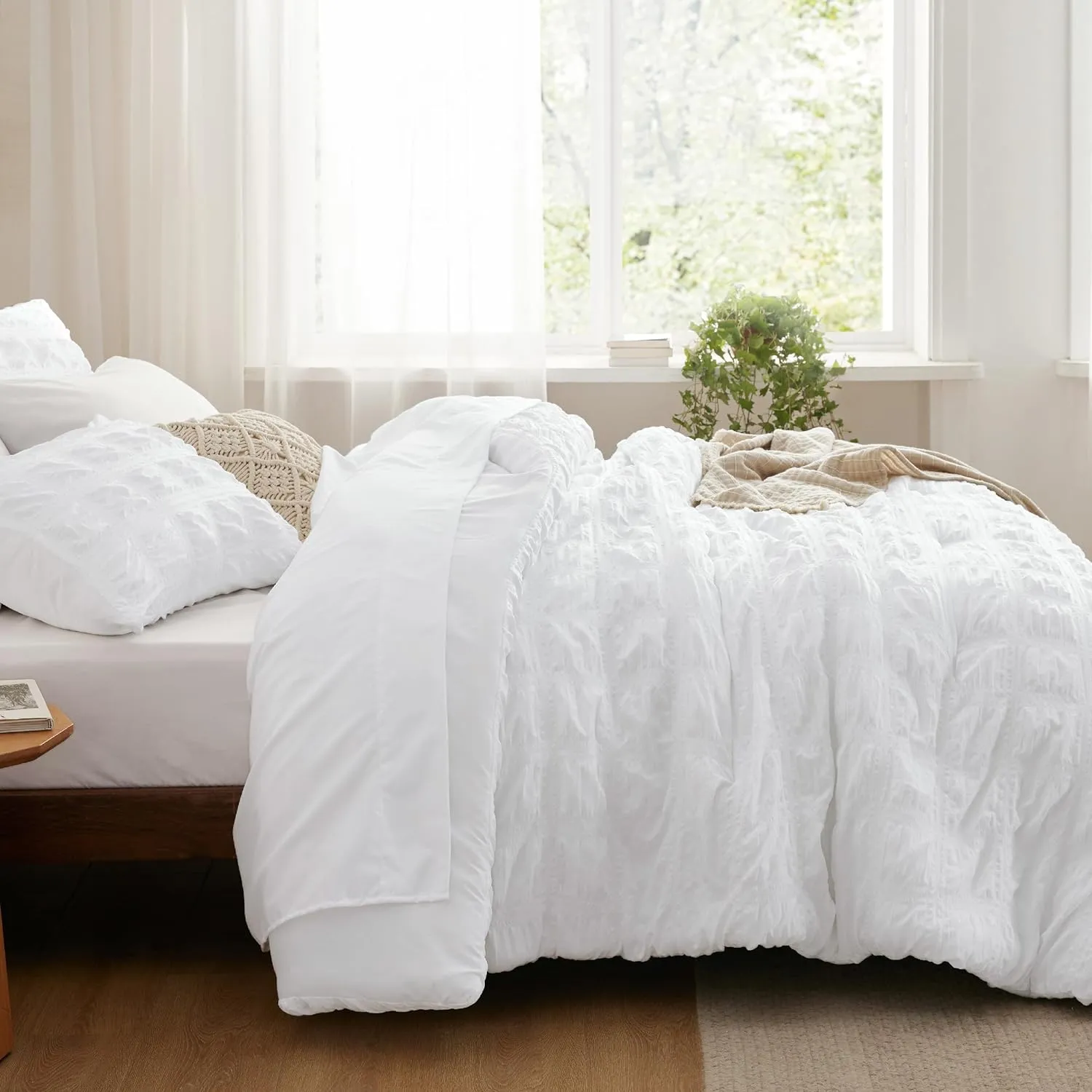 Bedsure Bed in a Bag King - 7 Pieces Plaid Seersucker Bedding Comforter Sets, Soft Lightweight White Boho Bed Set with Comforters King Size, Sheets, Pillowcases & Shams