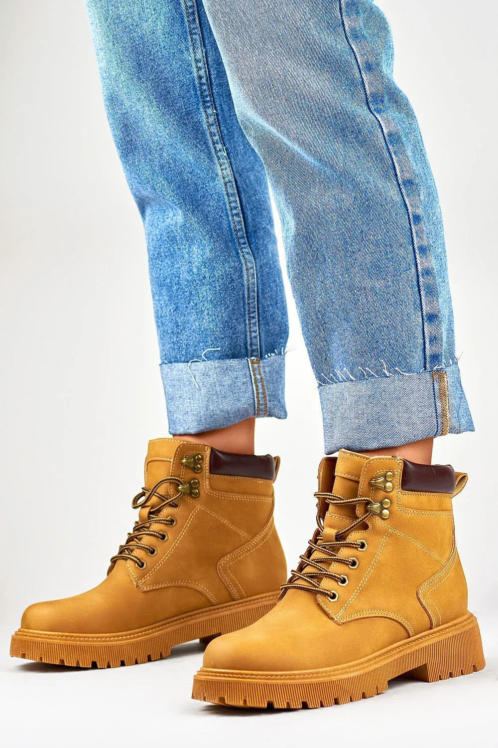 Chic Versatile & Comfortable Trapper Shoes