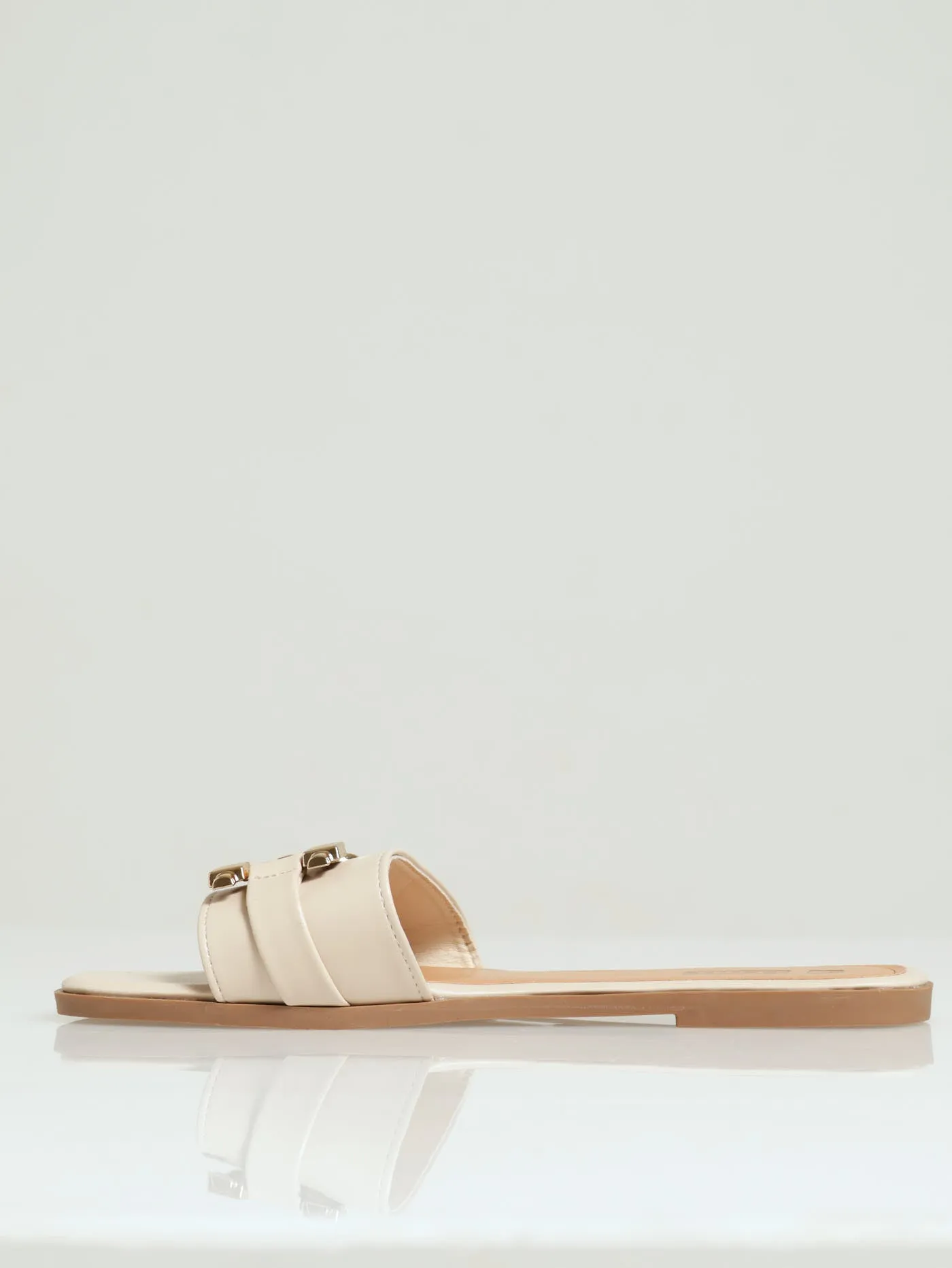 Flat One Strap Push In Sandal With Link Trim - Cream