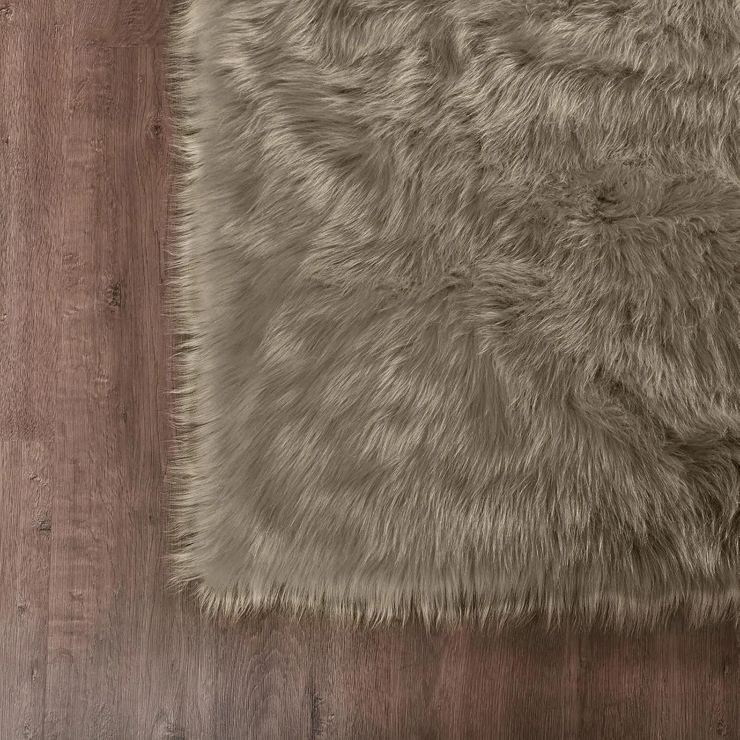 Goolela Bedroom Light Brown Beige Rug 2x3 Faux Fur Washable Shag Area Rug for Living Room Fluffy Throw Playroom Decor Rectangle
