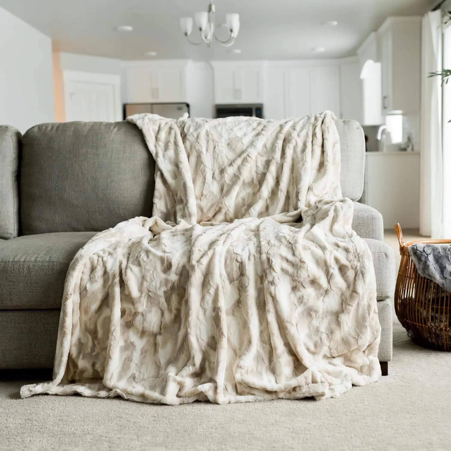 GRACED SOFT LUXURIES Oversized Throw Blanket Home Decor Warm Elegant Softest Cozy Faux Fur Decorative, Comfy, Cozy, Warm for Sofa Bed (Textured Marbled Ivory, 60" x 80")