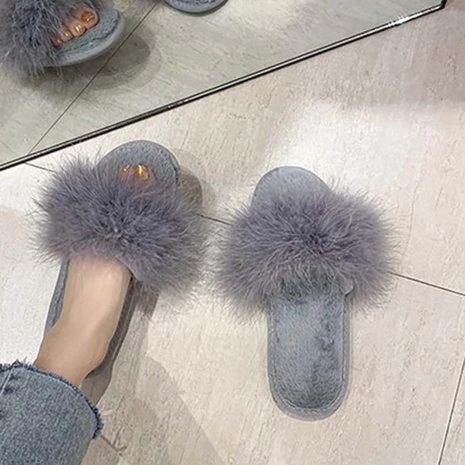 JOEupin Women's Furry Faux Fur Slippers Cozy Memory Foam House Slippers Soft Comfy Flat Slide Sandals Indoor