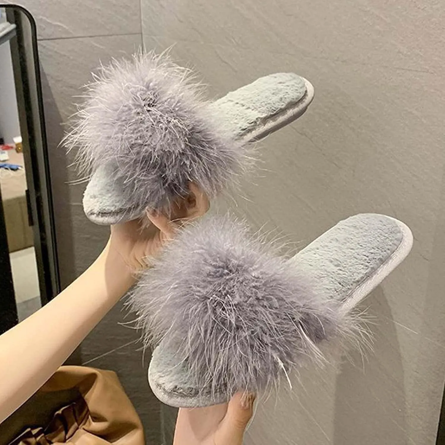 JOEupin Women's Furry Faux Fur Slippers Cozy Memory Foam House Slippers Soft Comfy Flat Slide Sandals Indoor