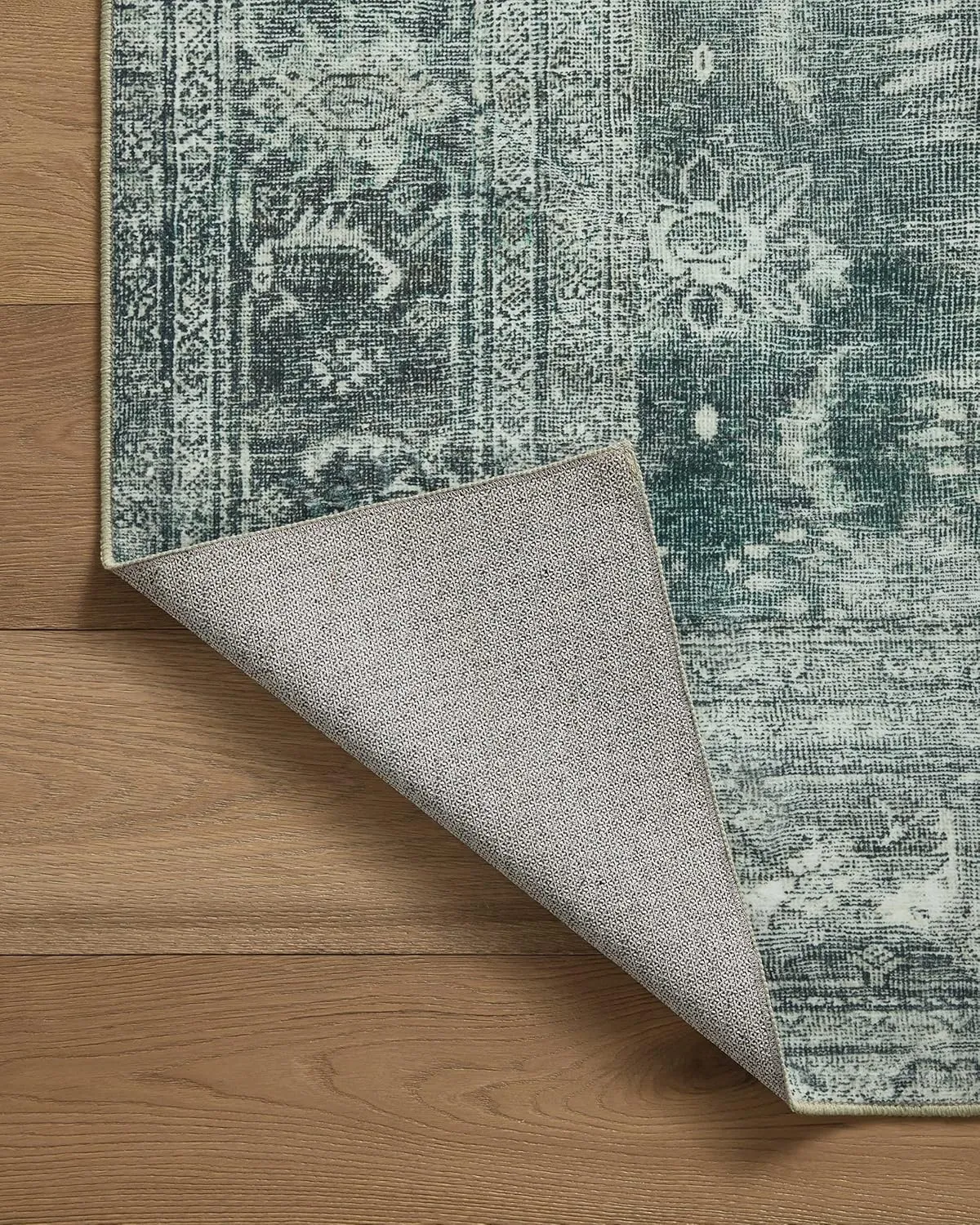 Loloi Magnolia Home by Joanna Gaines Banks Collection BAN-03 Blue/Lagoon 2'-3" x 3'-9" .13" Pile Height, Machine Washable, Accent Rug