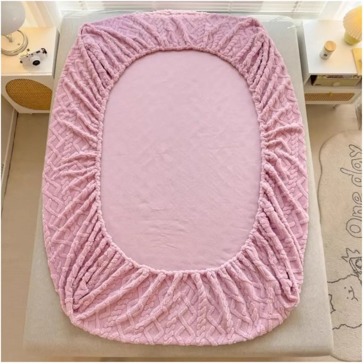Luxurious Velvet Jacquard Fitted Sheet Set with Pillow Cases, Flannel Velvet Bed Sheet Soft Cozy Breathable Washable for Bedroom(Pink,Queen(150 * 200CM))