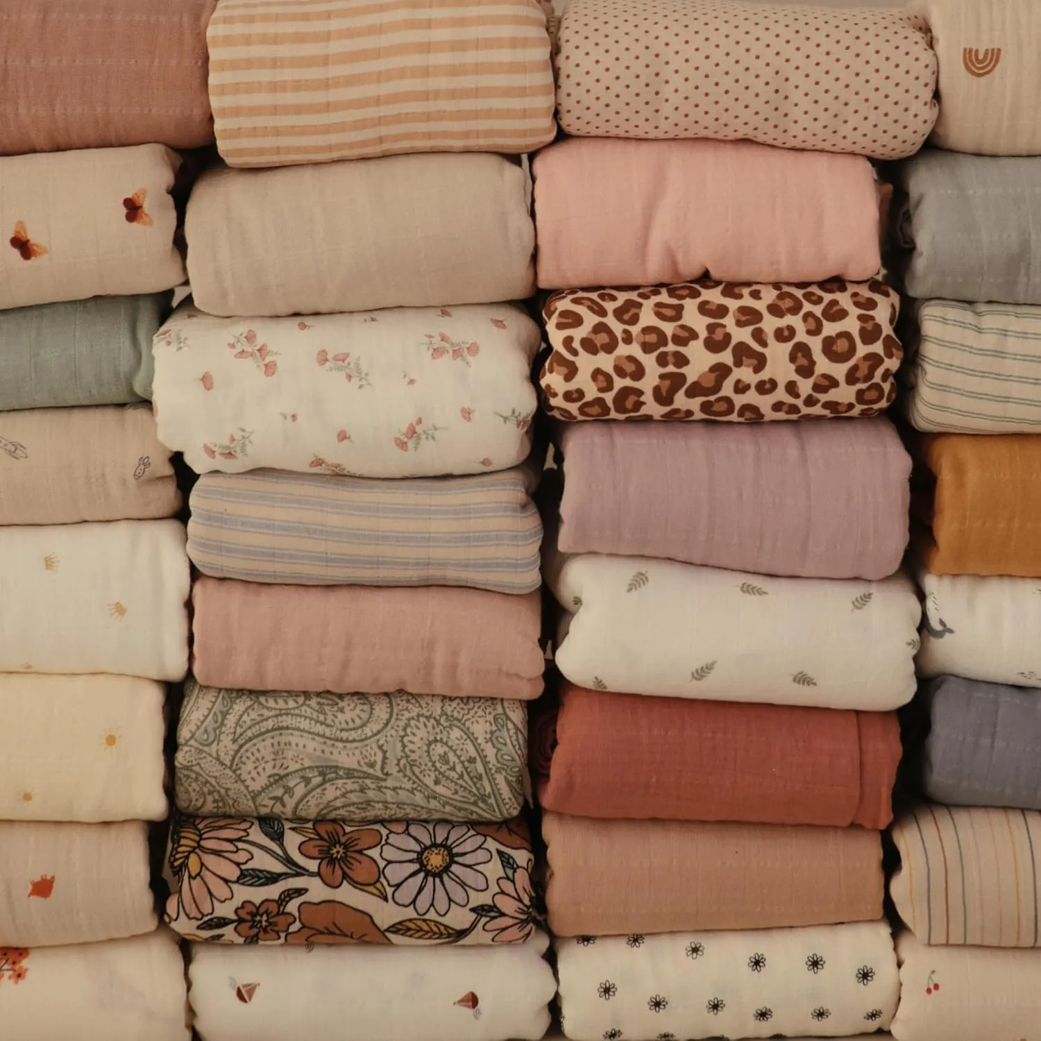 mushie Muslin Baby Swaddle Blanket | 100% Organic Cotton (Bees)