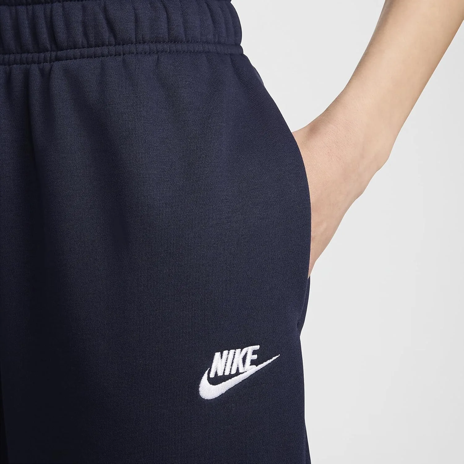 Nike Sportswear Club Fleece Women's Mid-Rise Oversized Sweatpants (DQ5800-451, Obsidian/White)