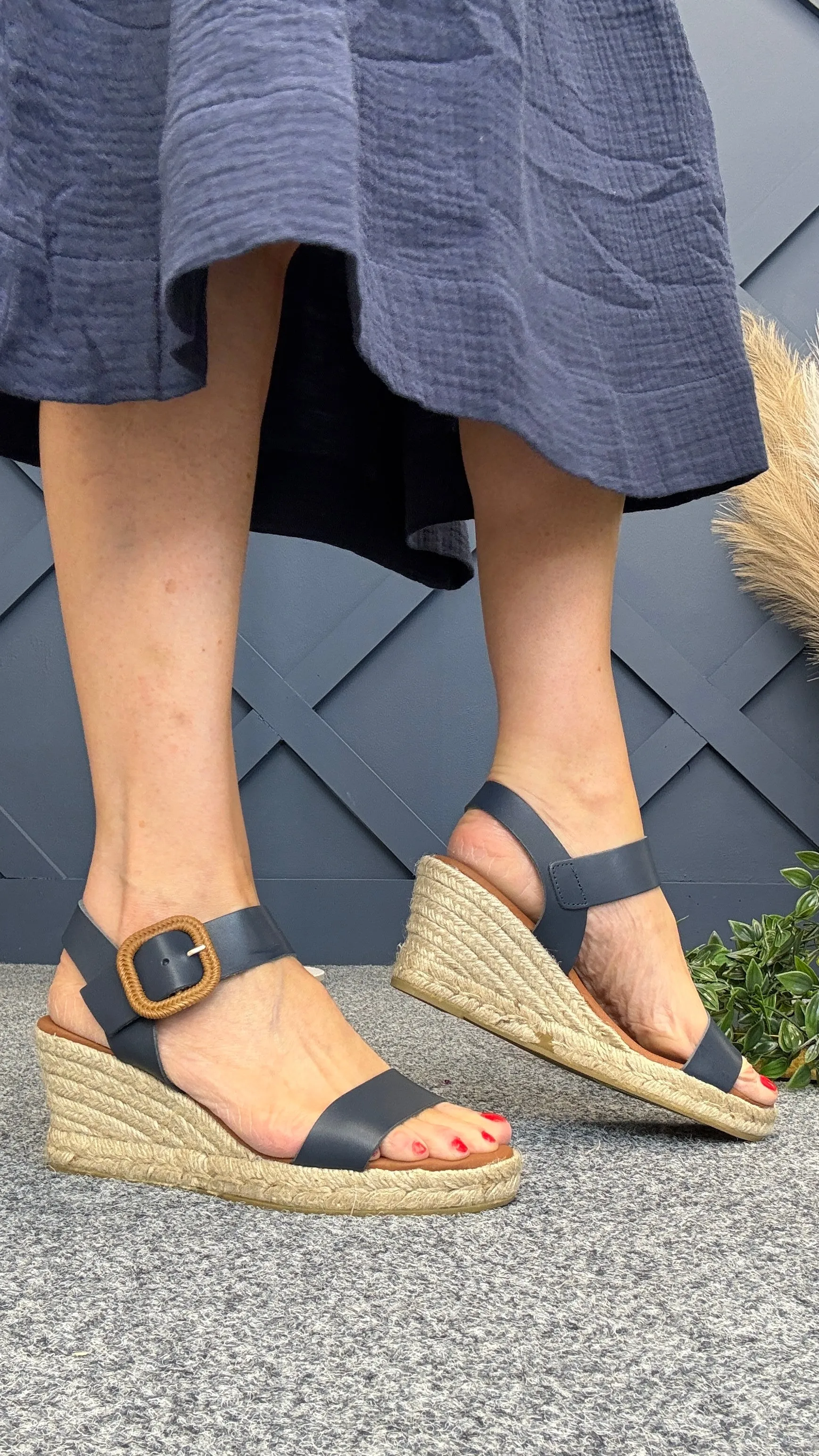 Oh My Sandals Frida Sandal