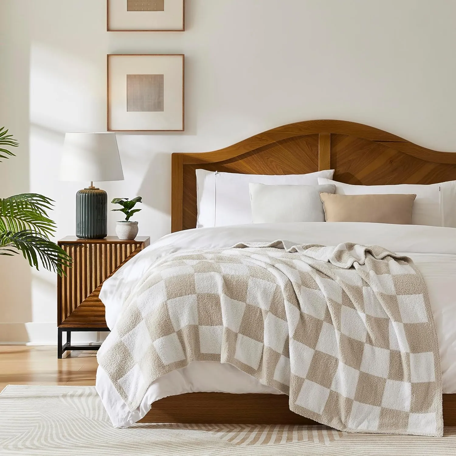 R.SHARE Beige Checkered Throw Blanket 50x70 Inch, Tan Cream and White Taupe Microfiber Lightweight Soft Comfy Cozy Fluffy Fuzzy Warm Cute Checkerboard for Couch Sofa Chair Bed