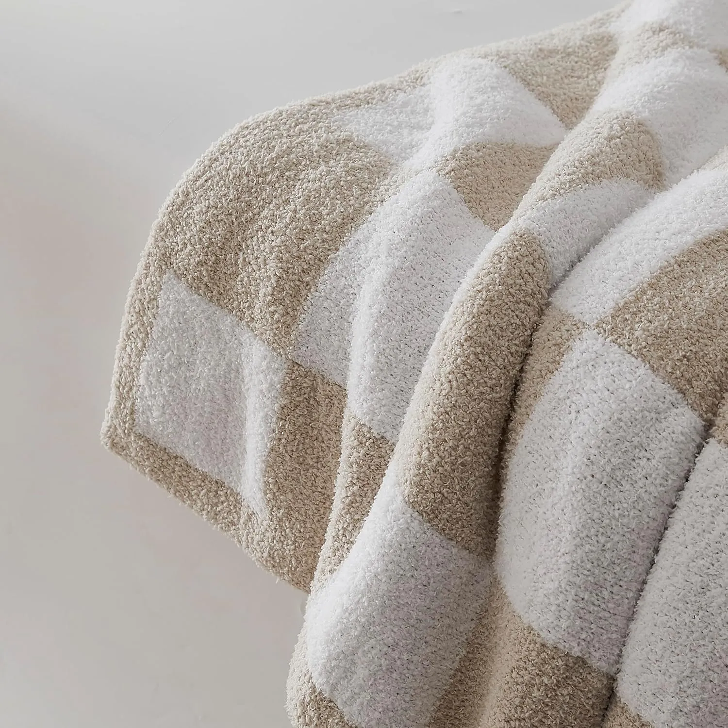 R.SHARE Beige Checkered Throw Blanket 50x70 Inch, Tan Cream and White Taupe Microfiber Lightweight Soft Comfy Cozy Fluffy Fuzzy Warm Cute Checkerboard for Couch Sofa Chair Bed