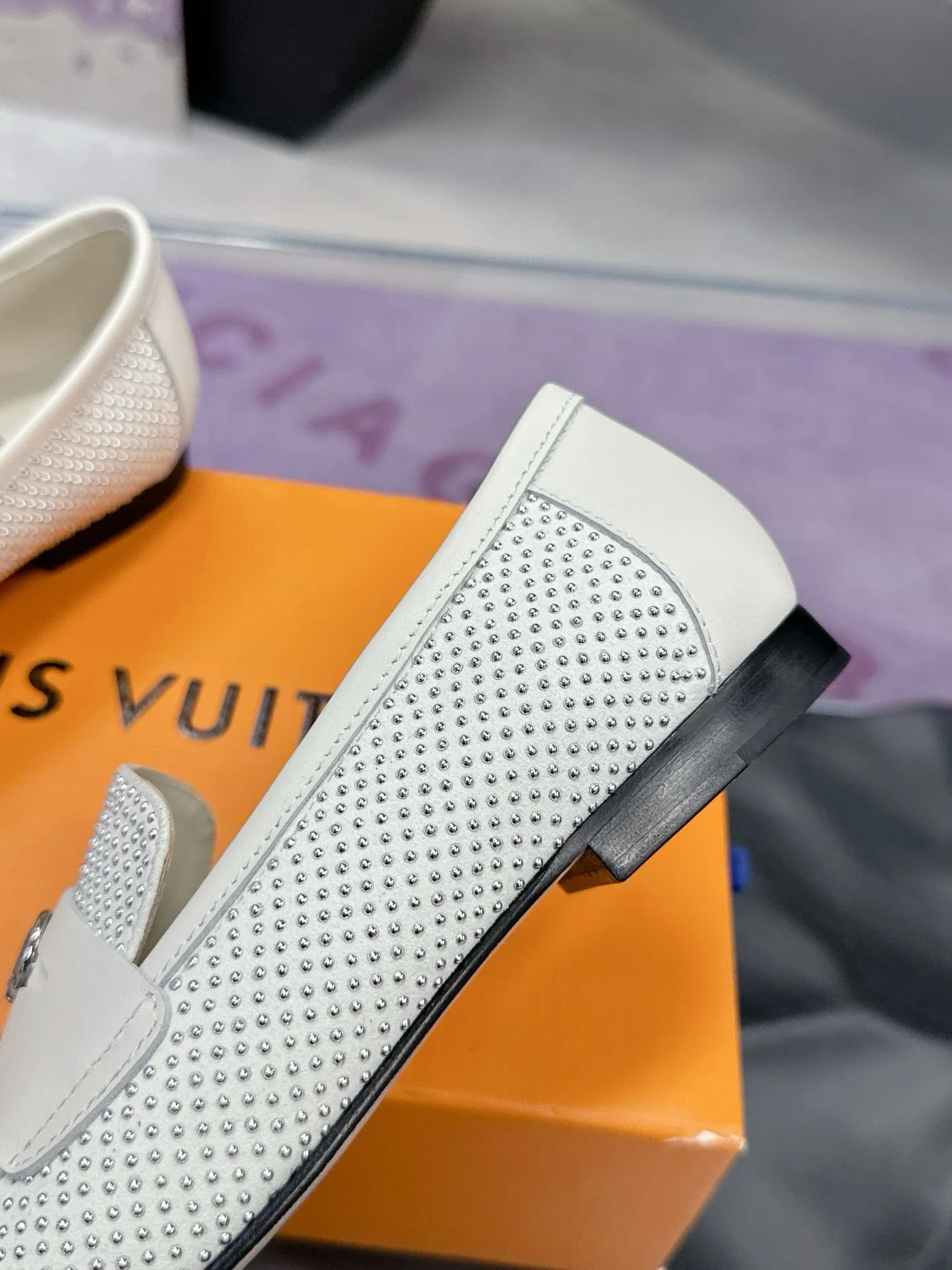 SE1616 LV Soho Flat Loafer / Size5-11