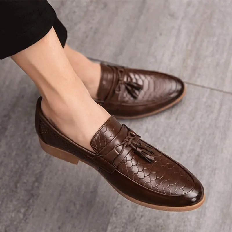 Shoes Men's British Round-Toe Slip-on Loafers Versatile Casual Low Heeled Oxford Shoes Men Comfortable Breathable Shoes for Wedding Parties Business