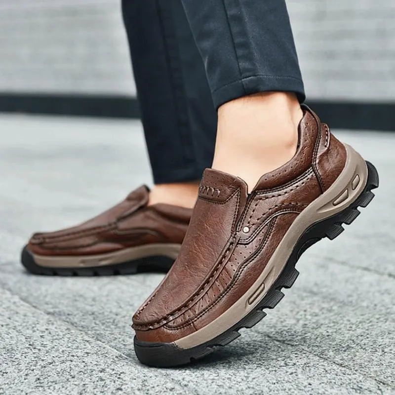 Shoes Men's Outdoor Slip-on Loafers Low-top Round-Toe Thick-Soled Oxford Shoes for Traveling Driving Mountaineering Men Versatile Comfortable Shoes
