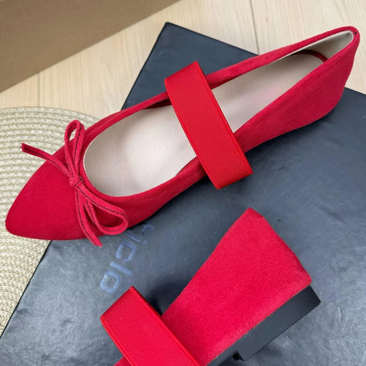 Stunner Pointy Toe Ballest Flat Shoes for Women Fashion Bowtie Classic Strap Flats for Office