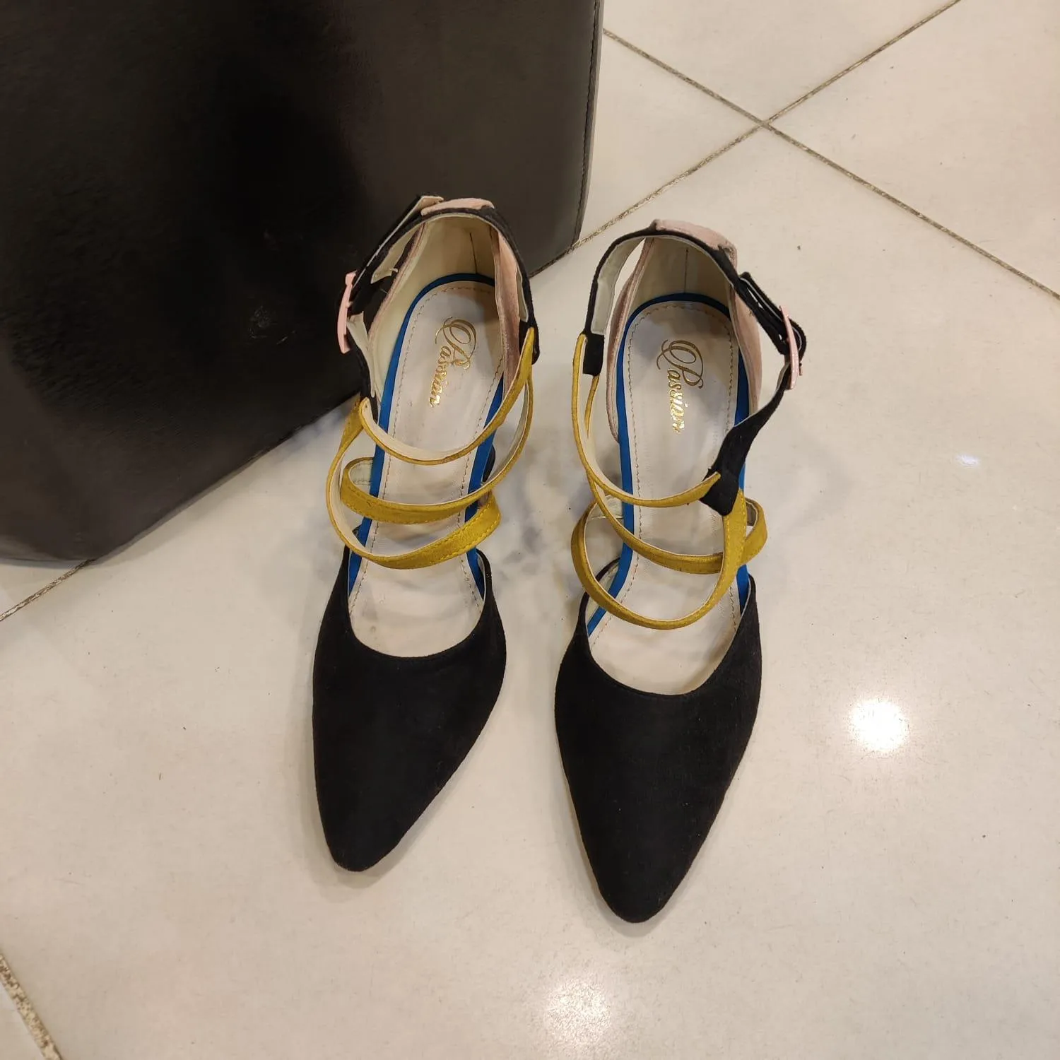 Stylish Black Satrangi Pumps