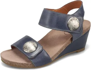 Taos Footwear Women's Carousel 3 Wedge Sandal