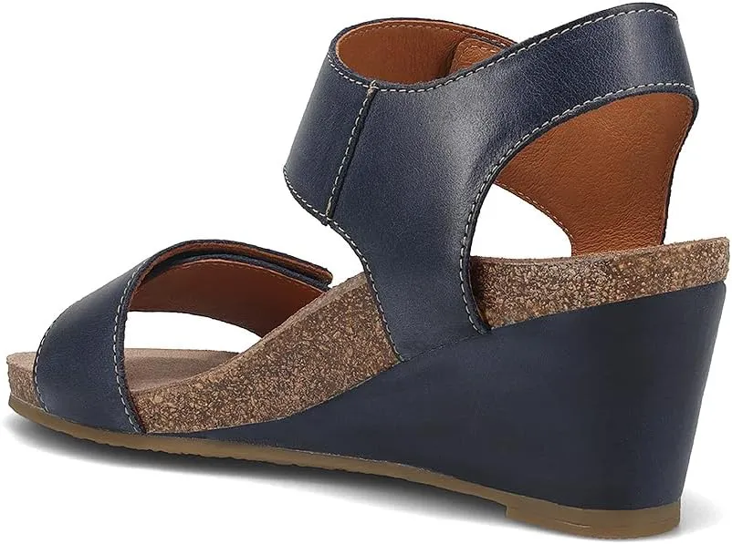 Taos Footwear Women's Carousel 3 Wedge Sandal