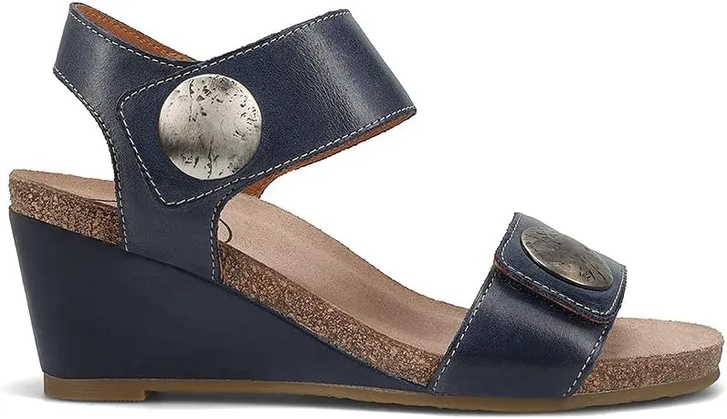 Taos Footwear Women's Carousel 3 Wedge Sandal