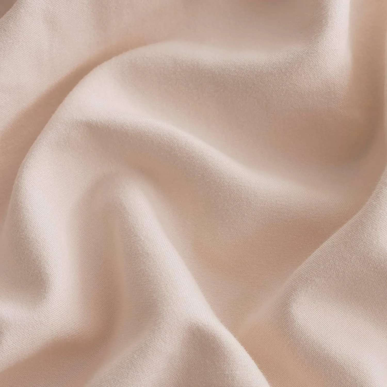 UGG Devon Luxury Sheet Set - Ultra-Soft Prewashed Comfort, 3 or 4-Piece Bedding Set with Flat Sheet, Fitted Sheet, and Pillowcases - Cozy and Breathable for Ultimate Relaxation (Himalayan, Queen)