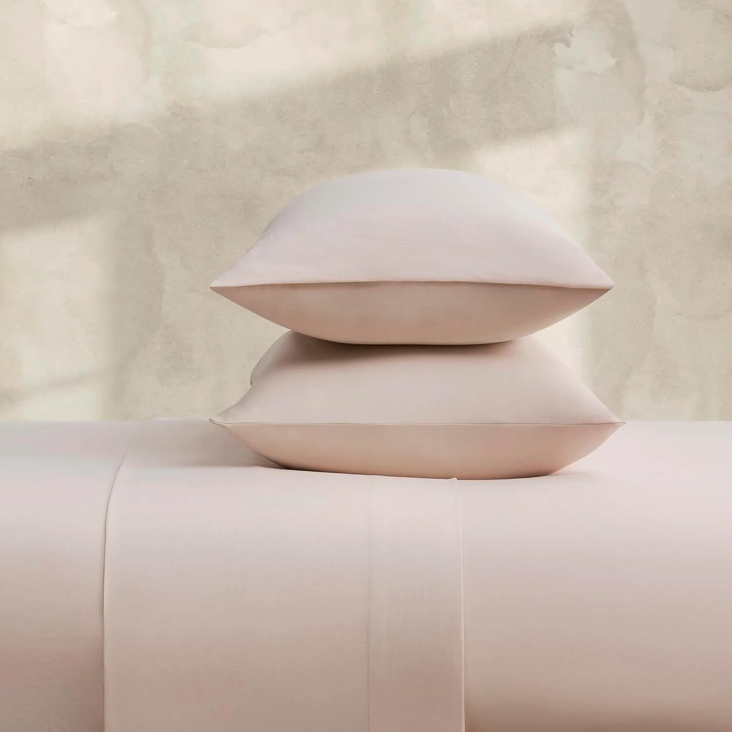 UGG Devon Luxury Sheet Set - Ultra-Soft Prewashed Comfort, 3 or 4-Piece Bedding Set with Flat Sheet, Fitted Sheet, and Pillowcases - Cozy and Breathable for Ultimate Relaxation (Himalayan, Queen)
