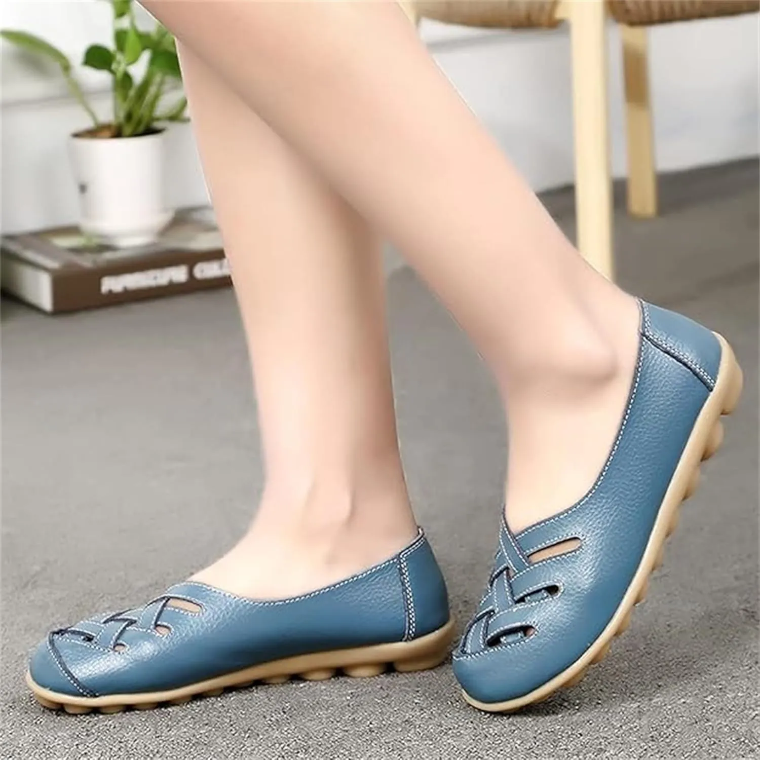 Women's Hollow Out Comfortable Leather Loafers Casual Round Toe Moccasins Wild Driving Flats Soft Walking Boat Shoes Women