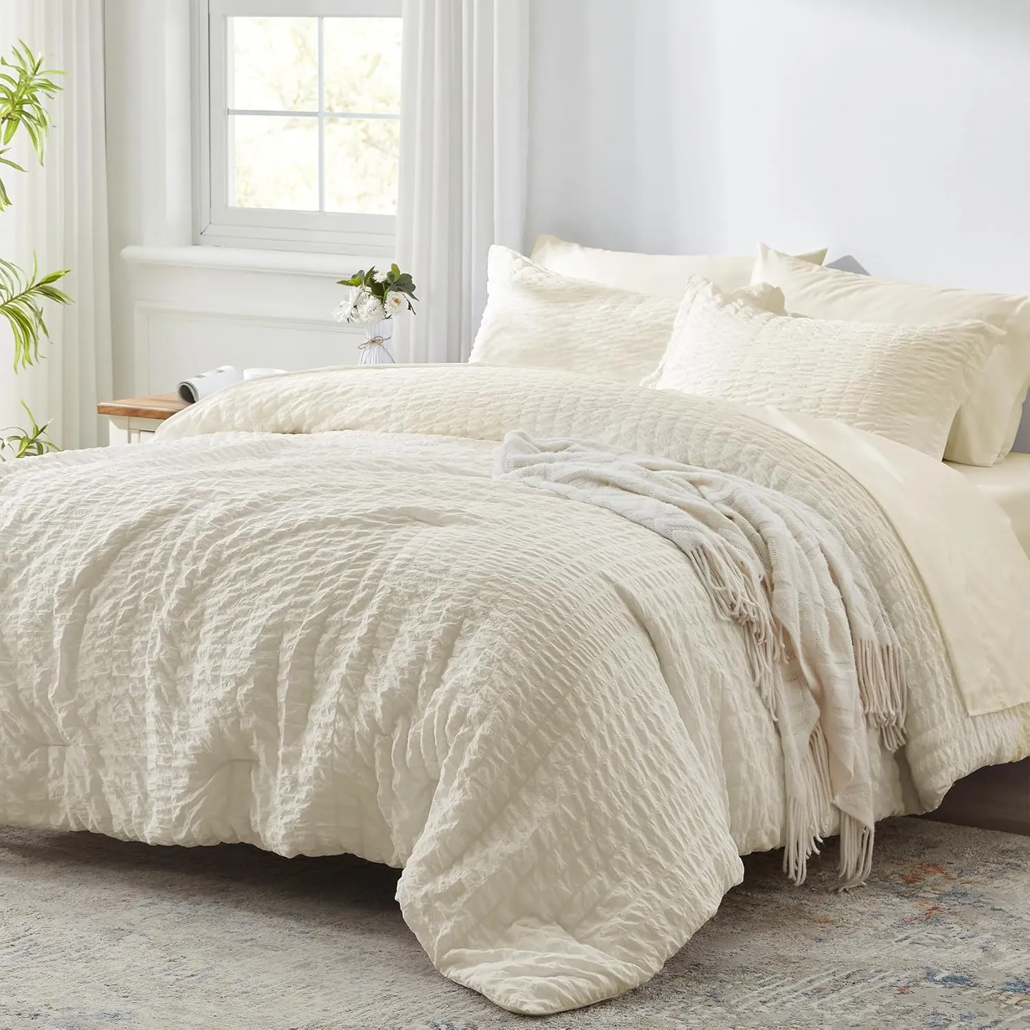 Zzlpp Queen Comforter Set 7 Pieces, Pale Yellow Seersucker Bed in a Bag with Comforter, 2 Pillow Shams, 2 Pillowcases, 1 Flat Sheet, 1 Fitted Sheet