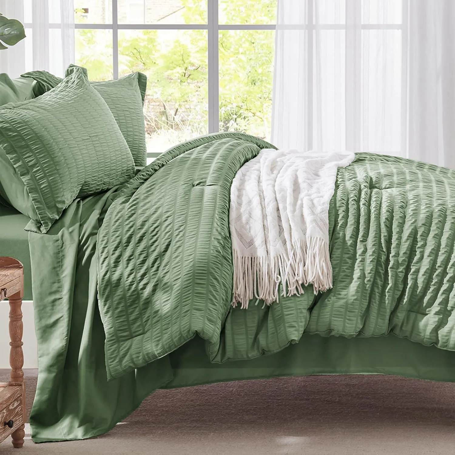 Zzlpp Queen Comforter Set 7 pieces, Sage Green Seersucker Bed in a Bag with Comforter and Sheets, All Season Bedding Sets with 1 Comforter, 2 Pillow Shams, 2 Pillowcases, 1 Flat Sheet, 1 Fitted Sheet